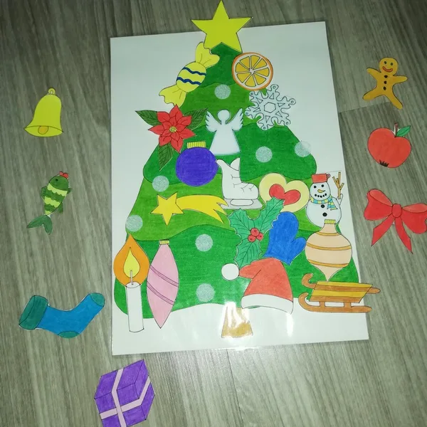 Vánoční stromeček s ozdobičkami - adventní kalendář  1