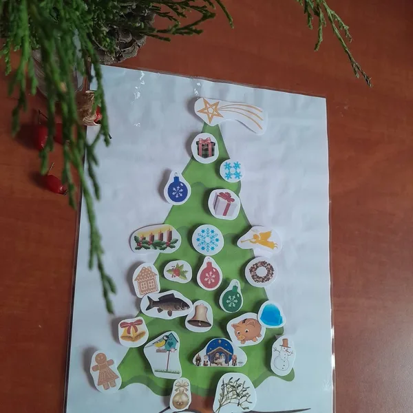 Vánoční strom jako adventní kalendář 1