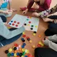 Colours, Pets, Counting - barvy, zvířátka, počítání do 10 s víčky od PET lahví 3