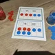 Tabulka na počítání s žetony, sčítání, odčítání, obtahování čísel 8