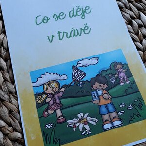 Co se děje v trávě