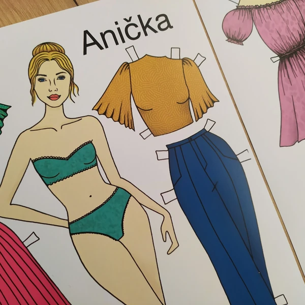 Oblékací panenka Anička
