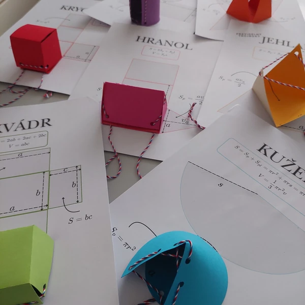 Vizualizace geometrických těles - síť (zjednodušený materiál)